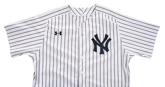 nike swoosh on yankees jersey