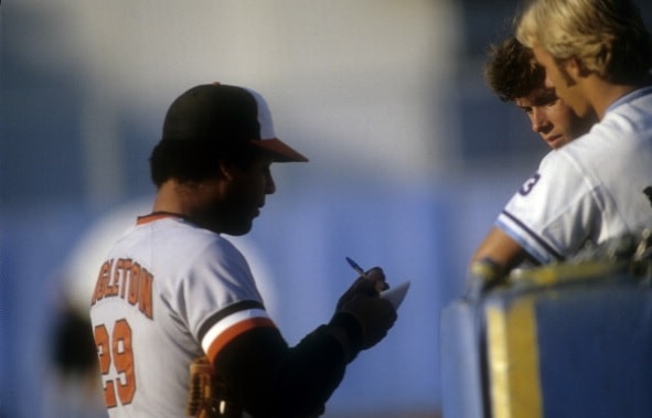 Longtime Yankees announcer Ken Singleton to retire