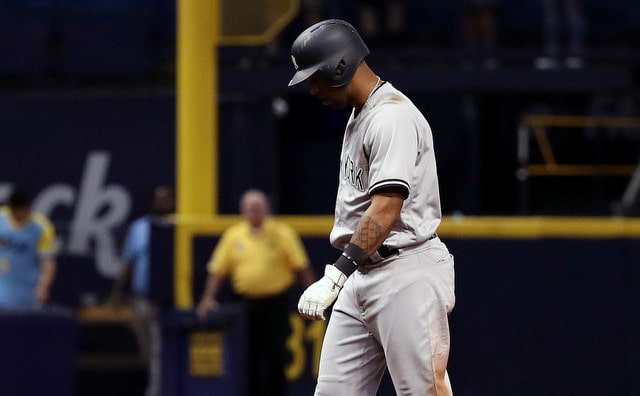 Yankees LF Hicks hurts knee in collision, exits ALDS finale